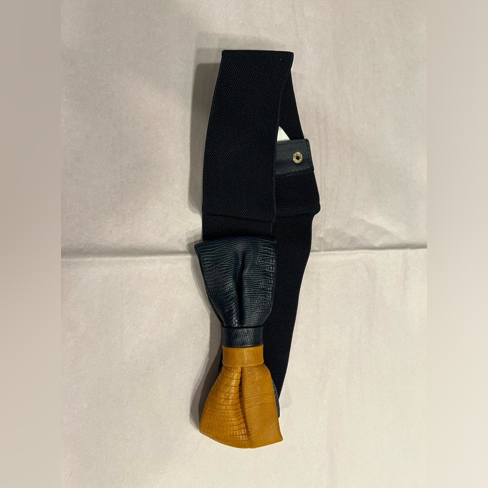 Blue and tan elastic waist belt vintage